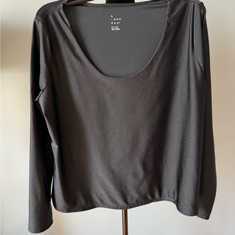 🔥🔥 CLOSET CLEAROUT!  A New Day Black Long Sleeve Tee
